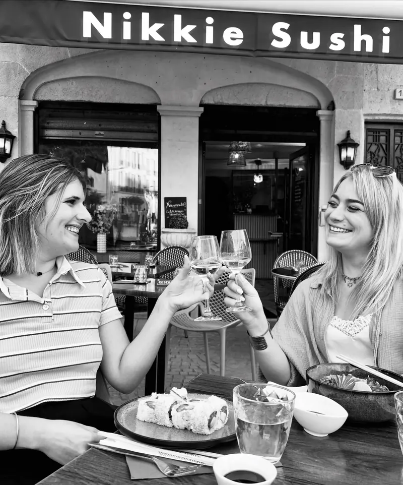 Terrasse de Nikkie Sushi, place de la Madeleine à Béziers